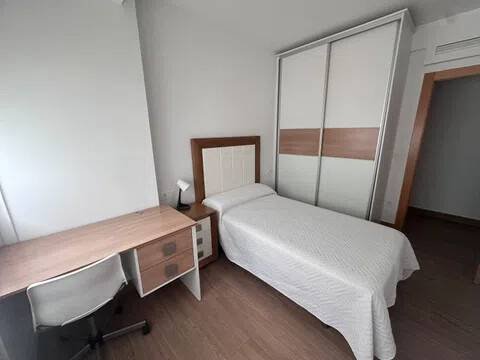 Piso de 90 m² en Granada