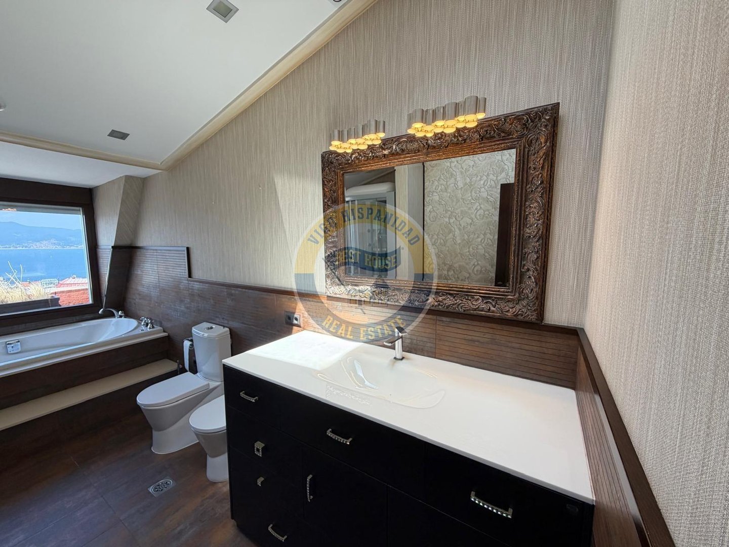 Piso de 250 m² en Vigo