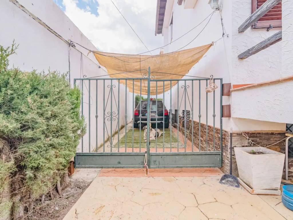 Casa de 350 m² en Las Gabias