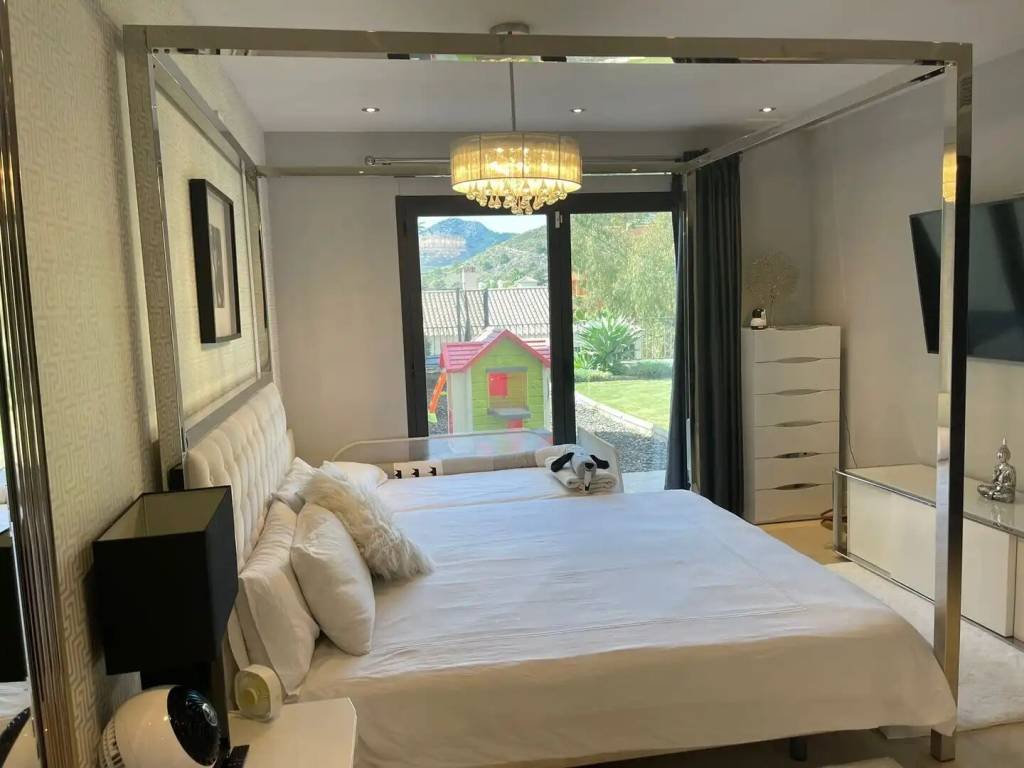Haus 250 m² in Benahavís