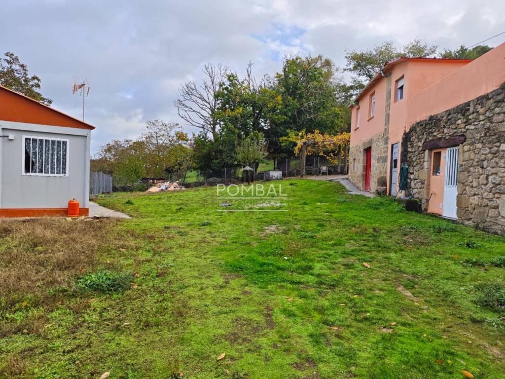 Casa de 97 m² en Parada de Sil