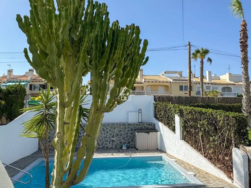 Casa de 250 m² a Oriola