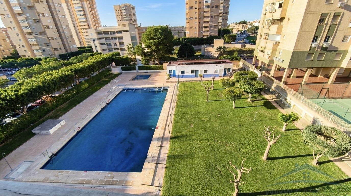 Piso de 150 m² en Roquetas de Mar