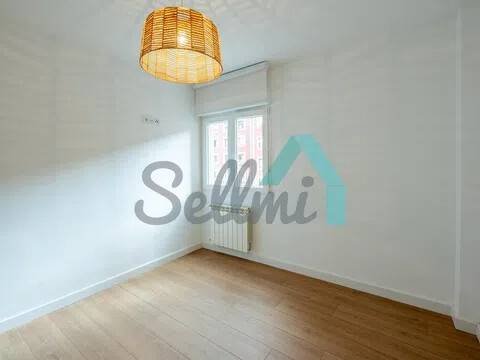 Piso de 101 m² en Oviedo