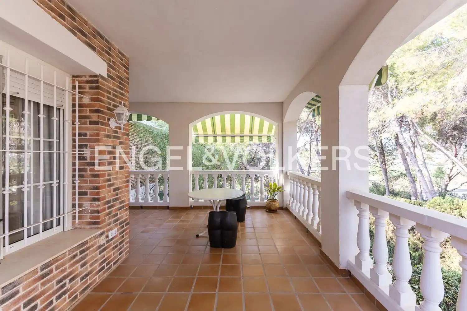 Casa de 238 m² en Paterna