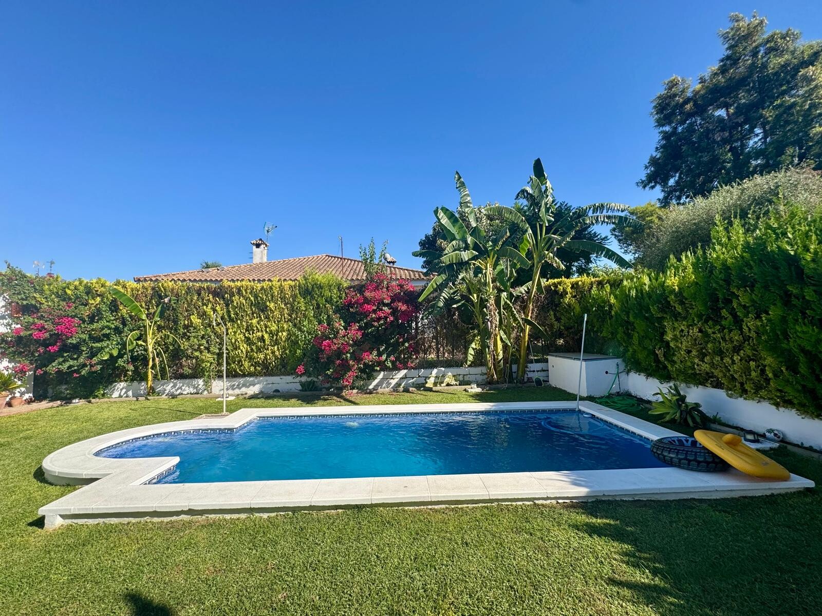 Casa de 650 m² en Carmona