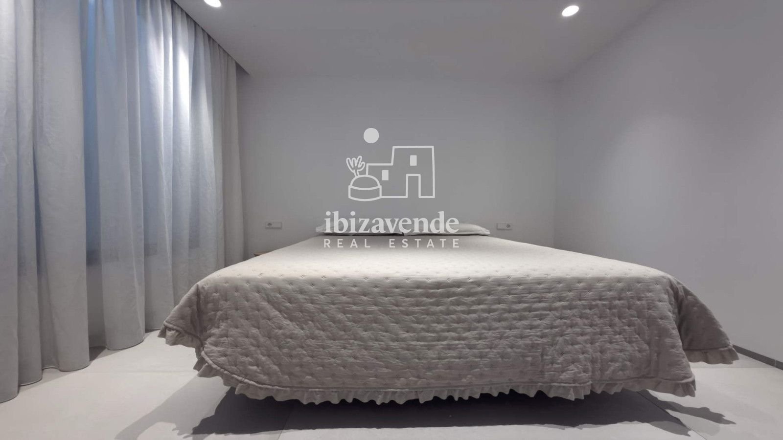 Дом 595 м² в Santa Eulària des Riu