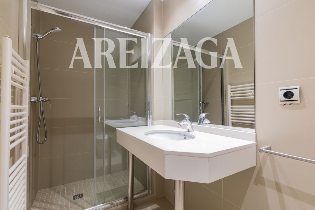 Piso de 85 m² en San Sebastián