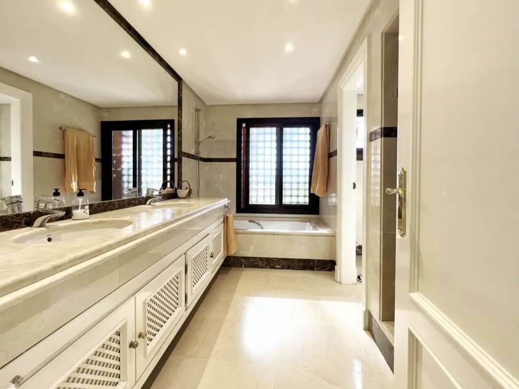 Piso de 280 m² en Marbella