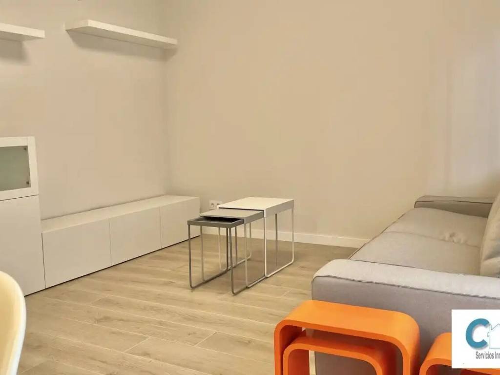 Piso de 80 m² en Pamplona