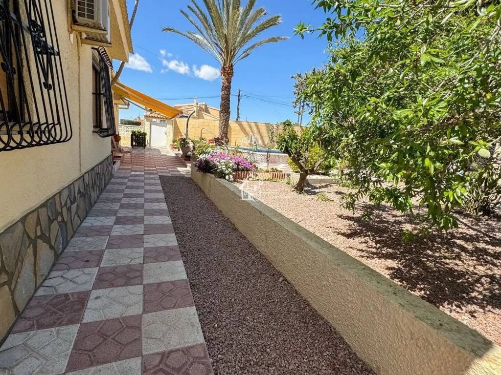 Casa de 1250 m² en Rojales