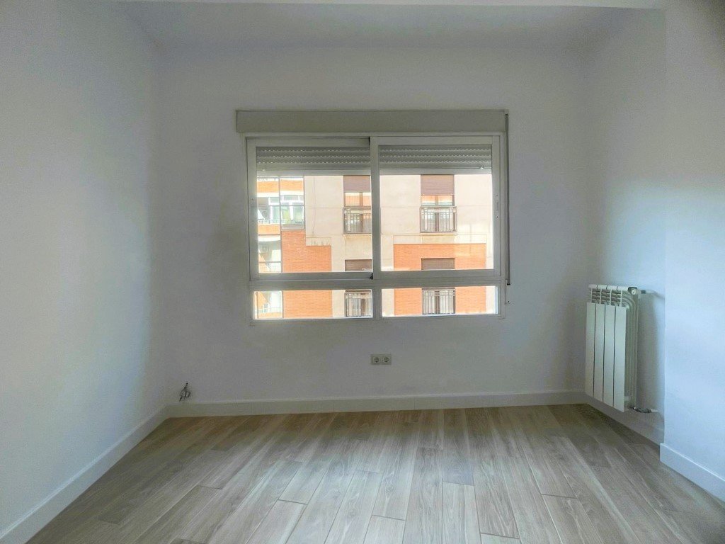 Flat 141 m² in Granada
