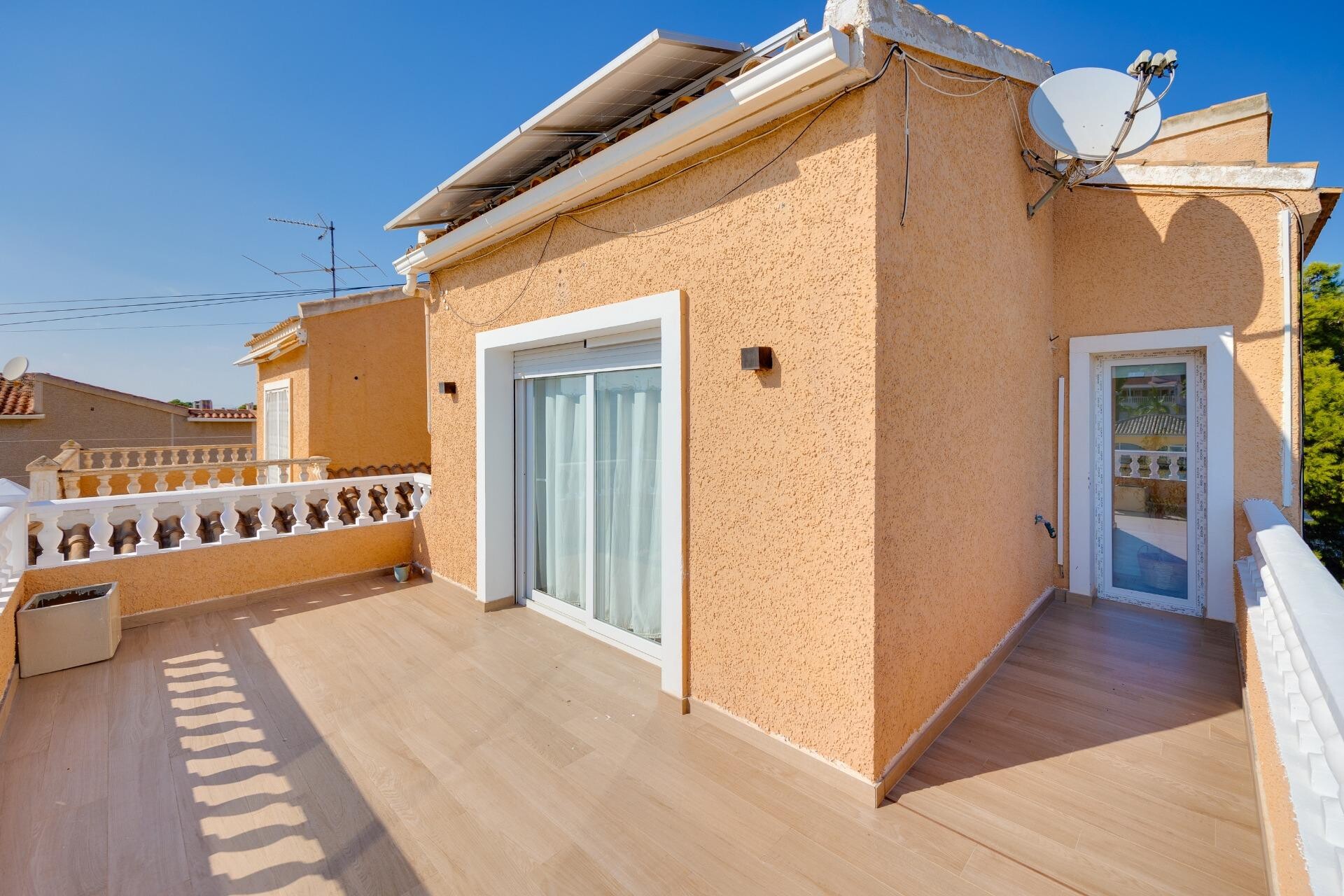 Casa de 355 m² a Torrevella