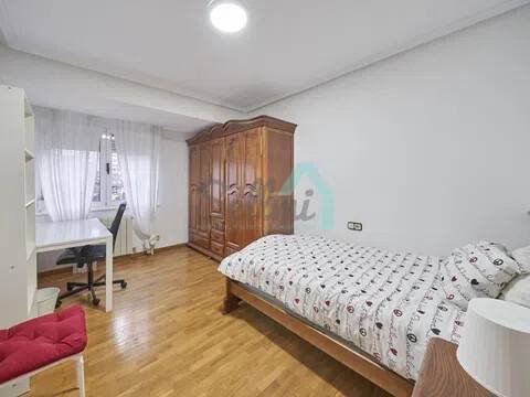 Wohnung 90 m² in Oviedo