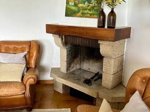 Casa de 85 m² en Oleiros
