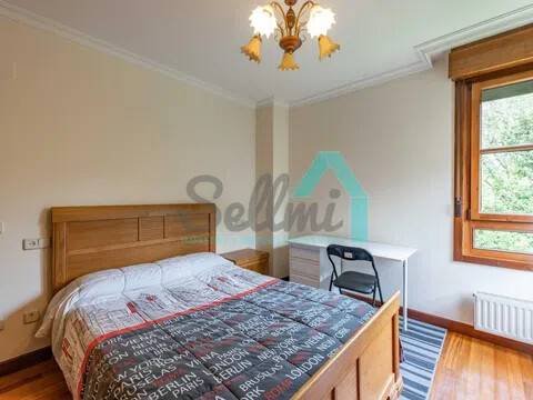 Pis de 111 m² a Oviedo