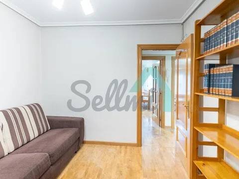 Piso de 80 m² en Oviedo