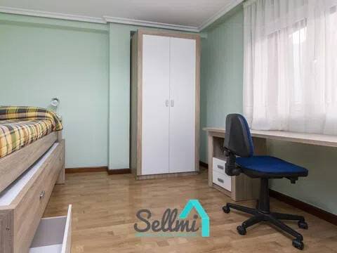 Piso de 65 m² en Oviedo
