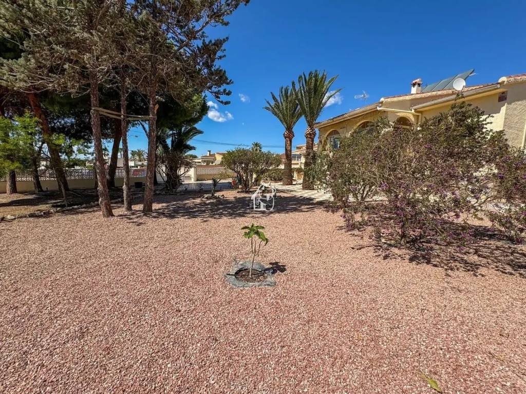 Casa de 1250 m² en Rojales