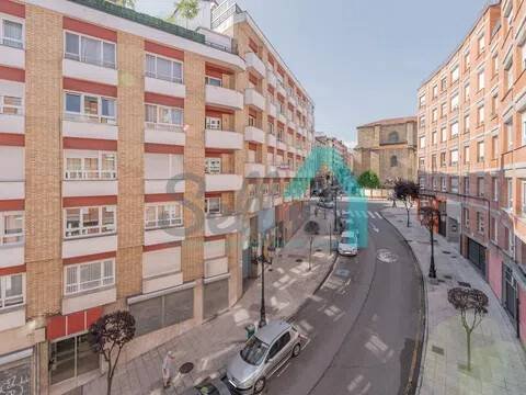 Pis de 95 m² a Oviedo