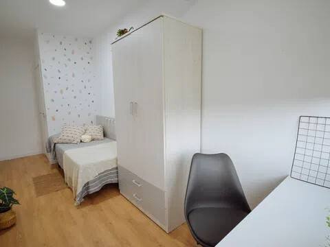 Habitación 140 m², Lérida