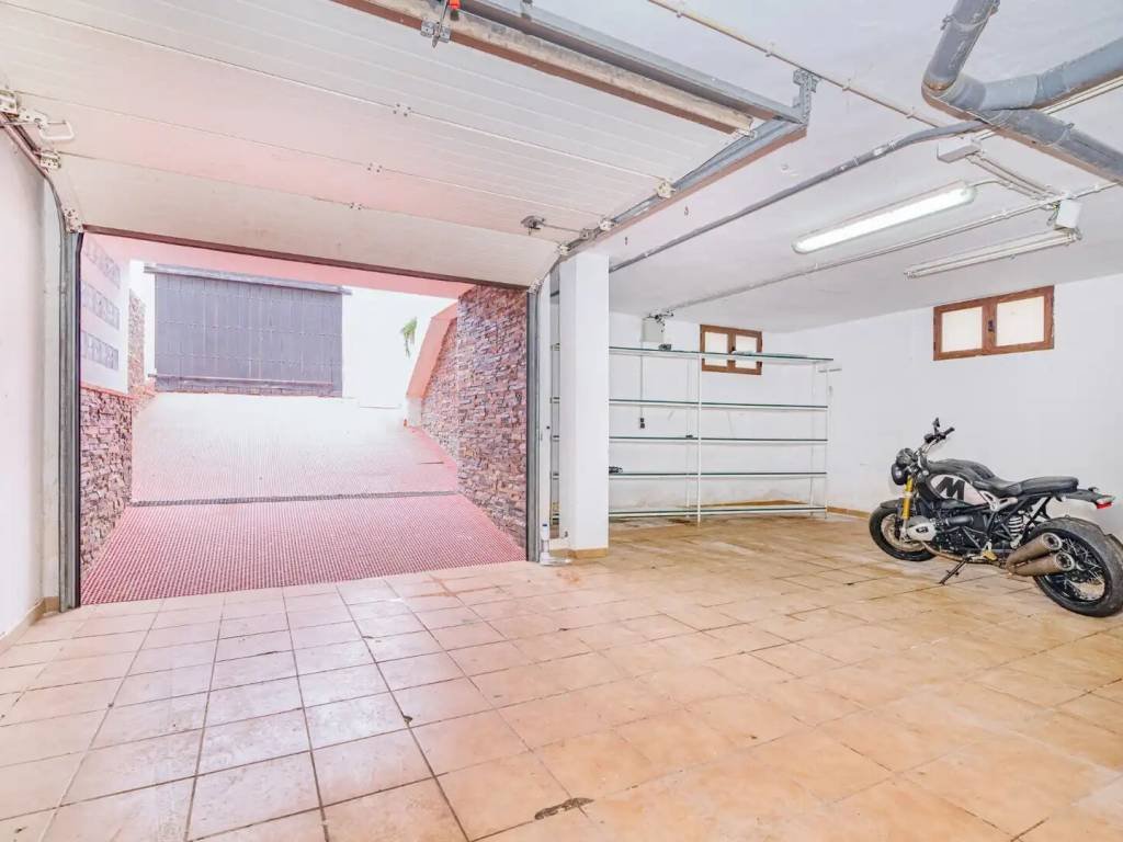 Casa de 350 m² en Las Gabias