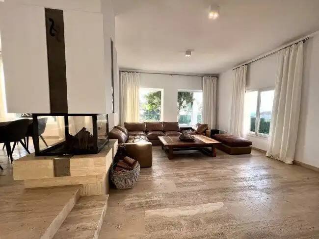 Casa de 640 m² en Manilva