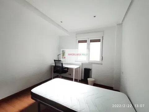 Piso de 180 m² en Oviedo