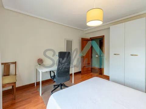 Piso de 122 m² en Oviedo