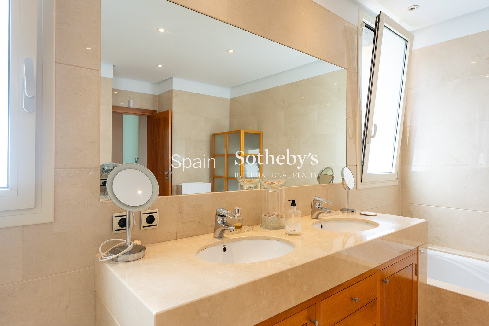 Casa de 742 m² en Arona