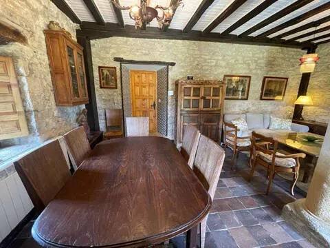 Casa de 213 m² en Espinosa de los Monteros