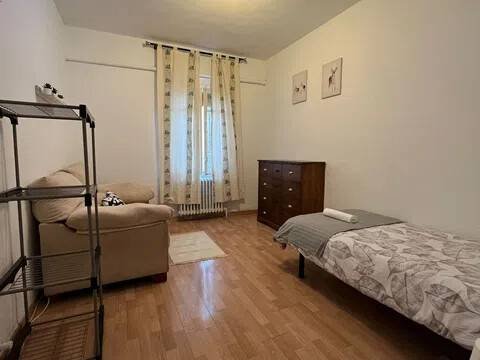 Habitación 115 m², Jaca