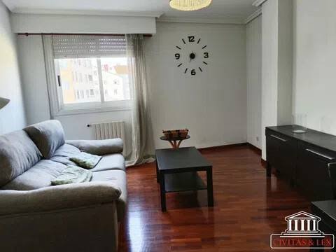 Piso de 80 m² en Ourense