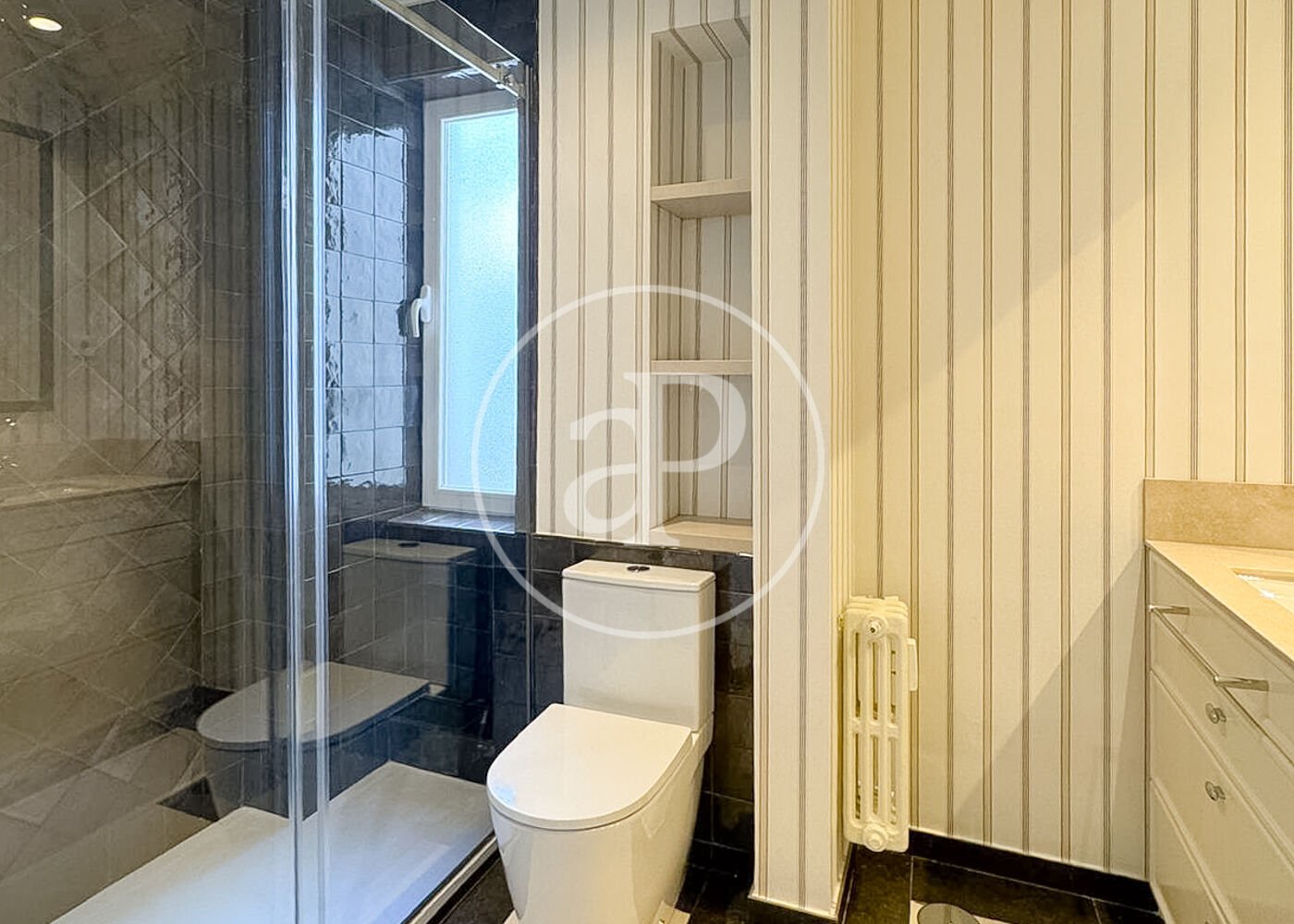 Wohnung 340 m² in Madrid