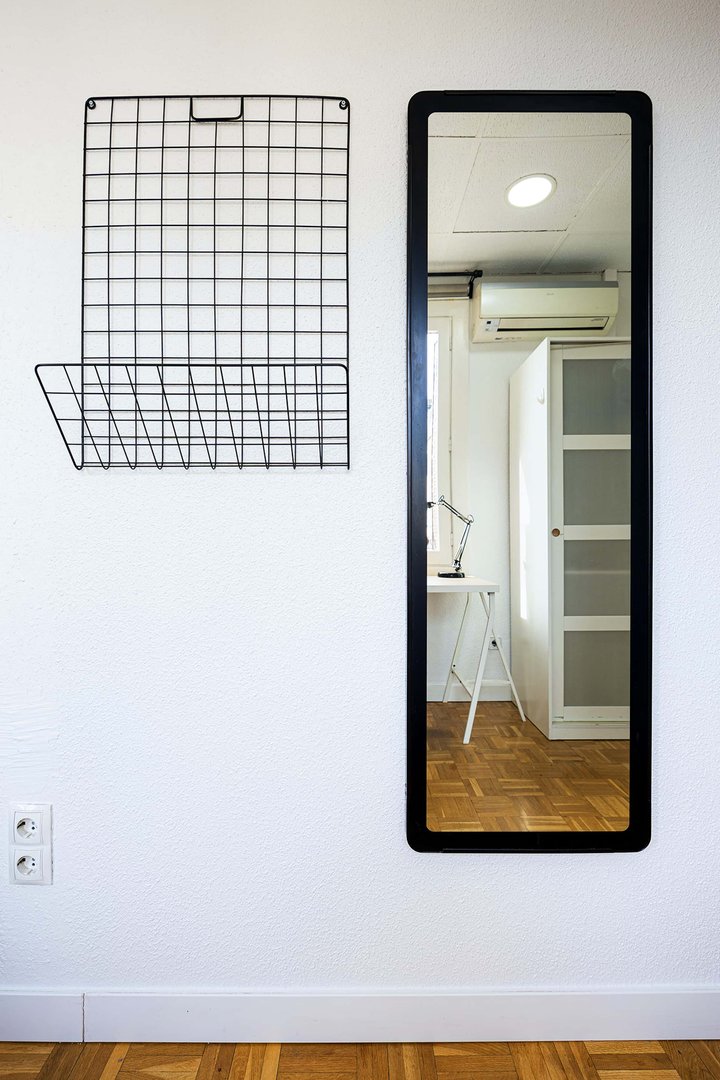 Room for rent, Madrid