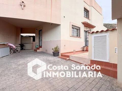 Casa de 230 m² en Alfaz del Pi