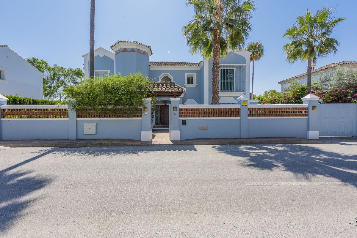 Casa de 319 m² en Estepona