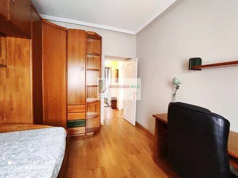 Piso de 90 m² en Oviedo