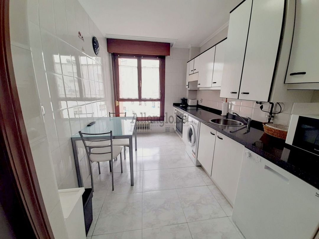 Piso de 90 m² en Oviedo