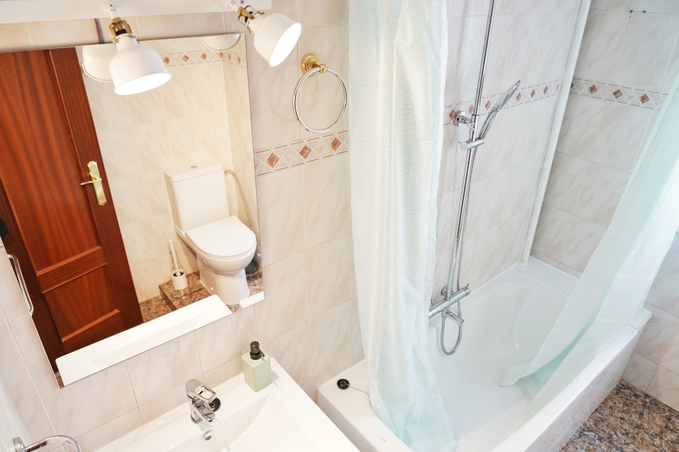 Zimmer 77 m², Valencia