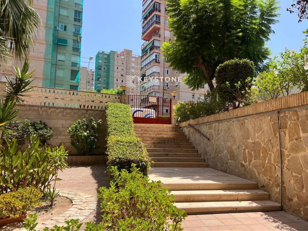 Wohnung 65 m² in Alicante