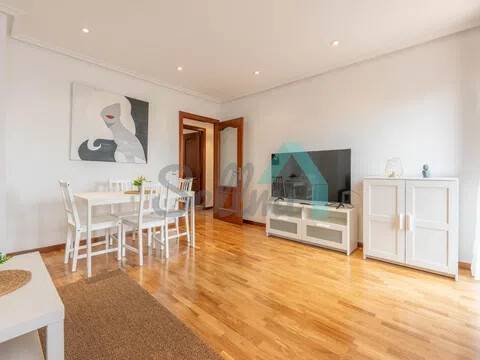 Piso de 80 m² en Oviedo