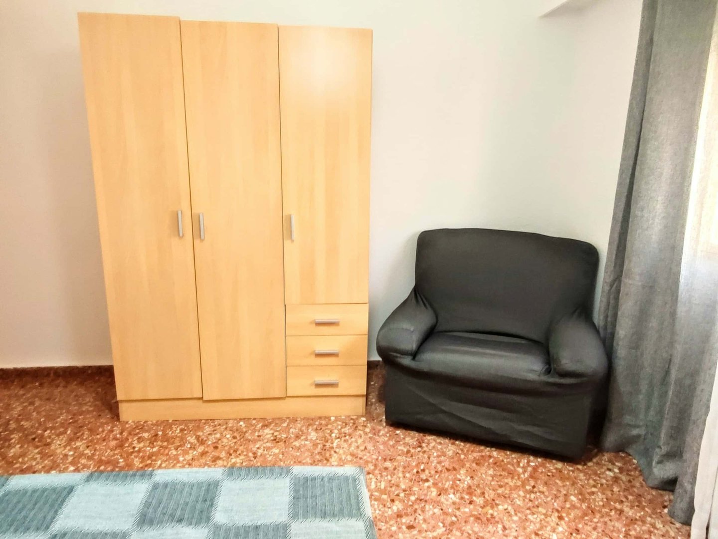 Habitació de lloguer, Burjassot