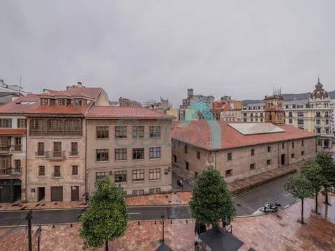 Piso de 83 m² en Oviedo