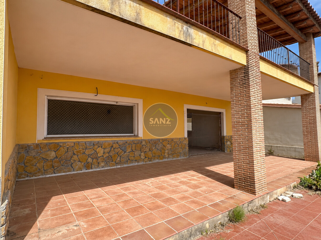 Haus 323 m² in l'Énova