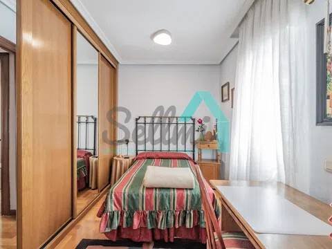 Piso de 75 m² en Oviedo