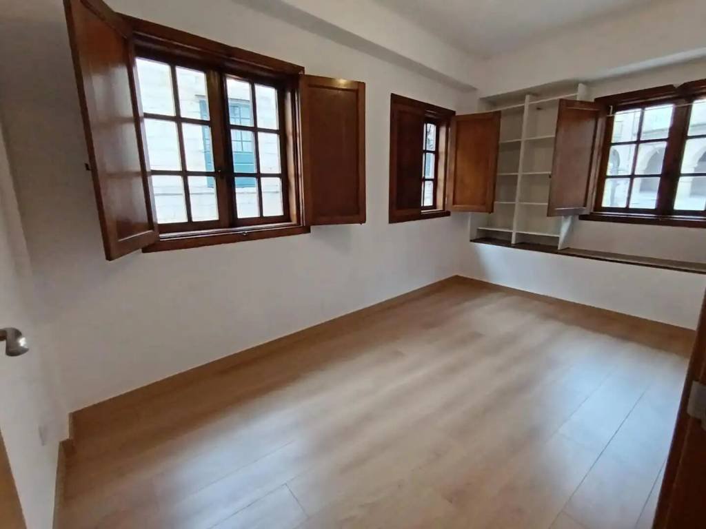 Piso de 85 m² en Ourense