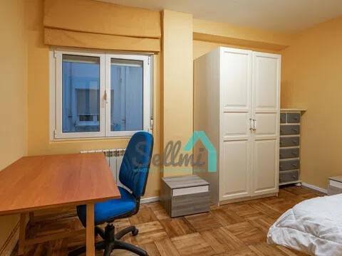 Piso de 80 m² en Oviedo