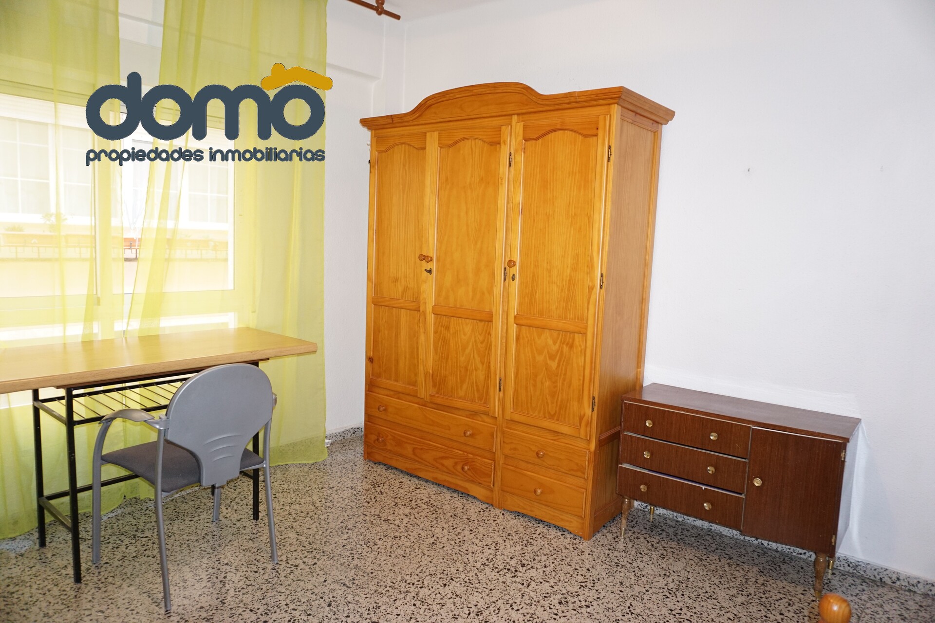 Piso de 90 m² en Granada