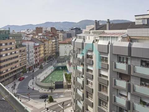 Wohnung 130 m² in Oviedo